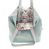 zelenkavá + vínové kytičky